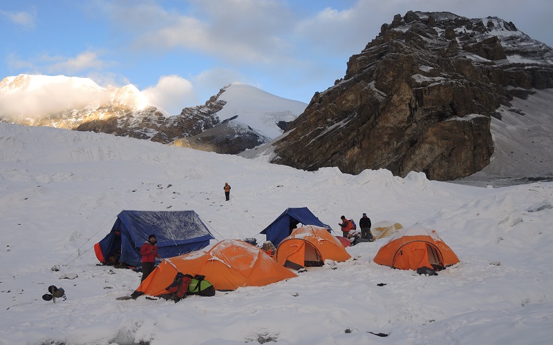 Saribung Peak 